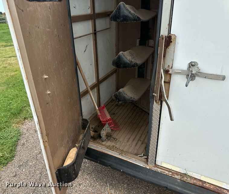 image for item NM9428 1995 Diamond D  livestock trailer