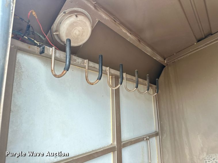 image for item NM9428 1995 Diamond D  livestock trailer