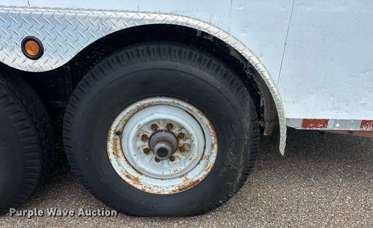 image for item NM9428 1995 Diamond D  livestock trailer