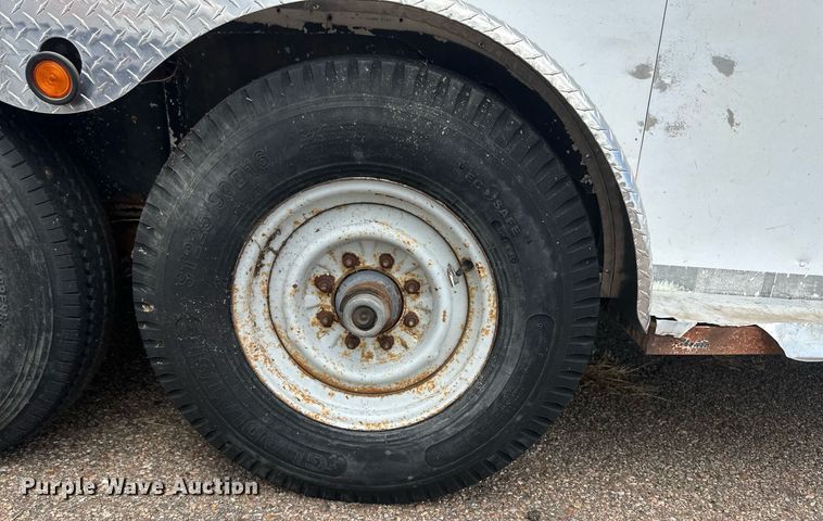 image for item NM9428 1995 Diamond D  livestock trailer