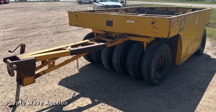 image for item NM9491 Hercules PT-13  pneumatic roller