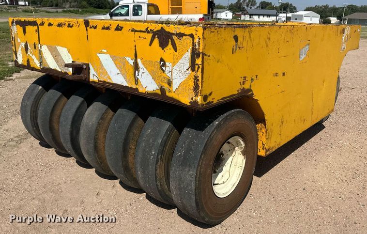 image for item NM9491 Hercules PT-13  pneumatic roller