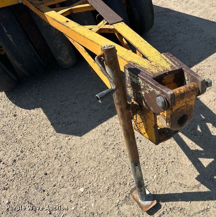 image for item NM9491 Hercules PT-13  pneumatic roller