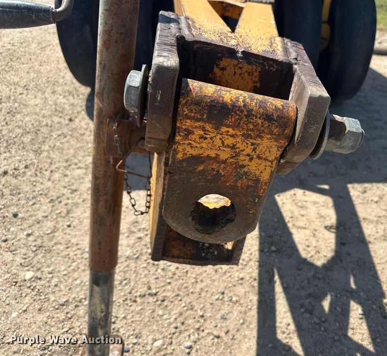 image for item NM9491 Hercules PT-13  pneumatic roller