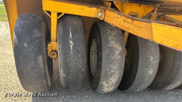 image for item NM9491 Hercules PT-13  pneumatic roller