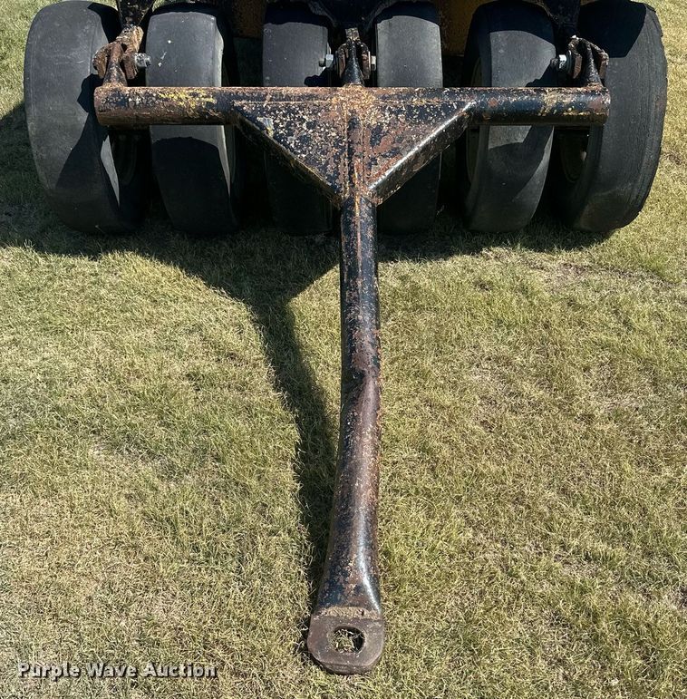 image for item NM9492 Pneumatic roller