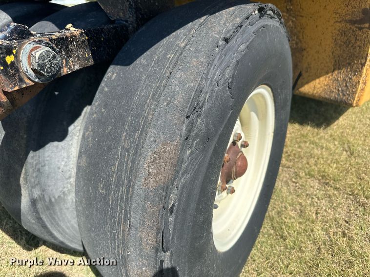 image for item NM9492 Pneumatic roller