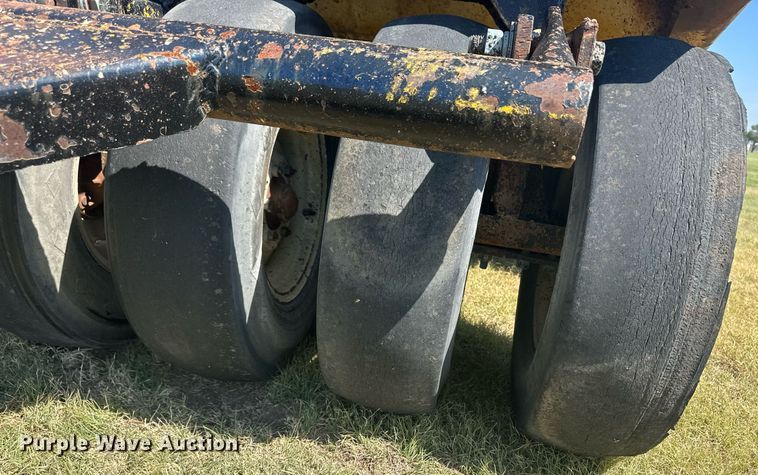 image for item NM9492 Pneumatic roller