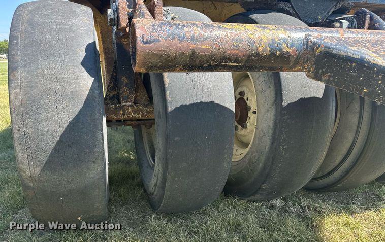 image for item NM9492 Pneumatic roller