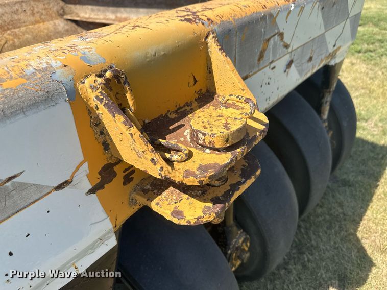 image for item NM9492 Pneumatic roller