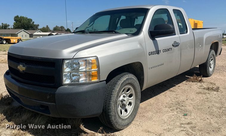 image for item NM9494 2007 Chevrolet Silverado 1500  Ext. Cab pickup truck