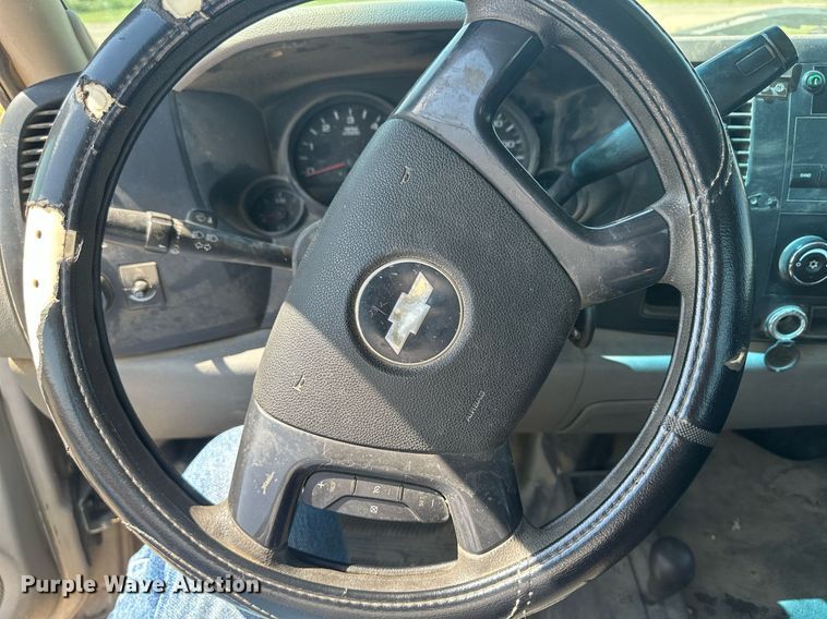 image for item NM9494 2007 Chevrolet Silverado 1500  Ext. Cab pickup truck