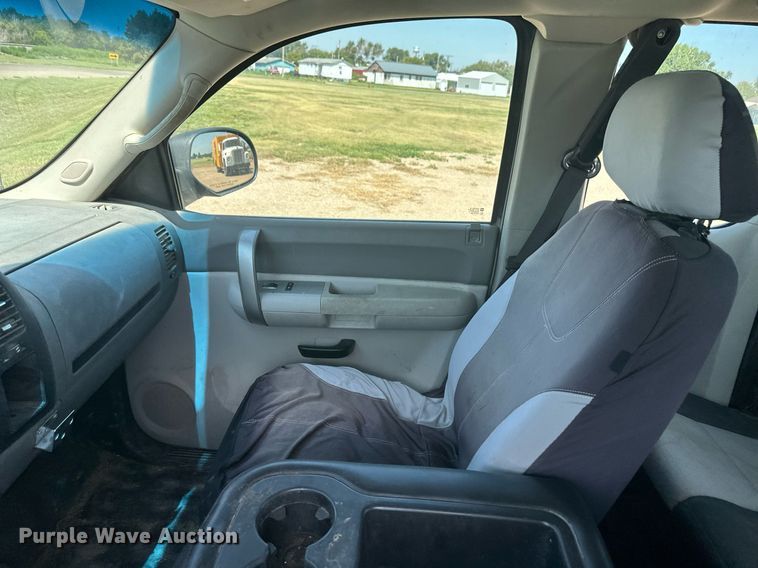 image for item NM9494 2007 Chevrolet Silverado 1500  Ext. Cab pickup truck