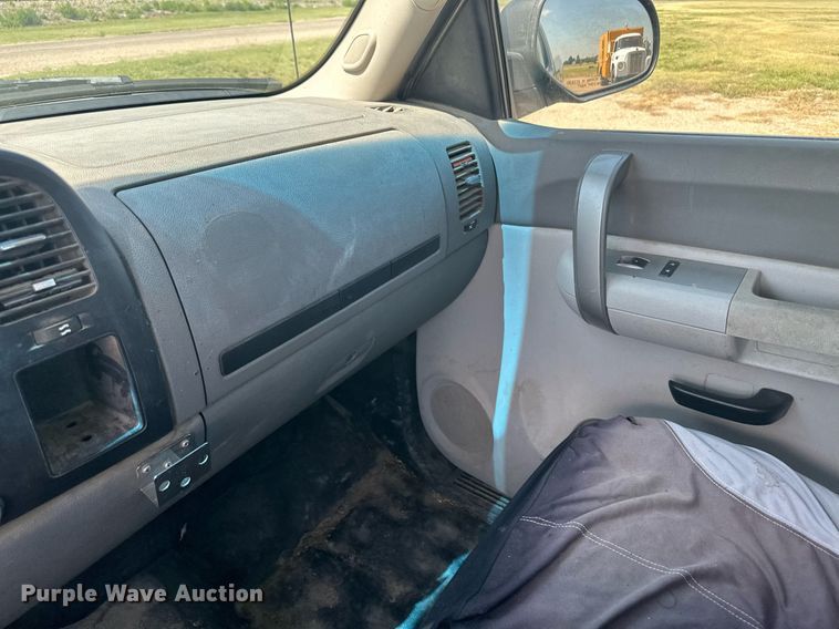 image for item NM9494 2007 Chevrolet Silverado 1500  Ext. Cab pickup truck