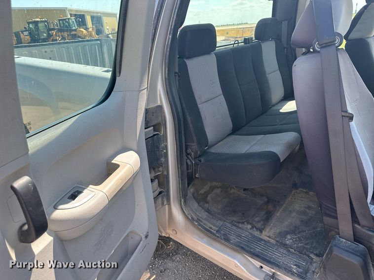 image for item NM9494 2007 Chevrolet Silverado 1500  Ext. Cab pickup truck