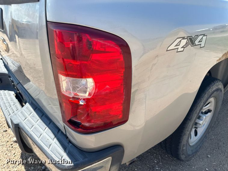 image for item NM9494 2007 Chevrolet Silverado 1500  Ext. Cab pickup truck