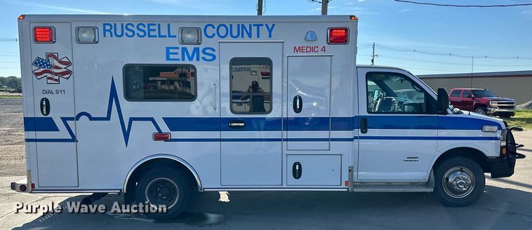 image for item NP9971 2010 Chevrolet Express G4500  ambulance