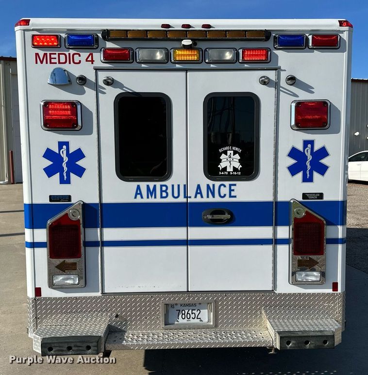 image for item NP9971 2010 Chevrolet Express G4500  ambulance