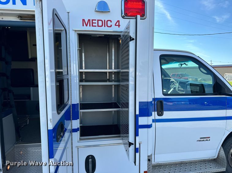 image for item NP9971 2010 Chevrolet Express G4500  ambulance
