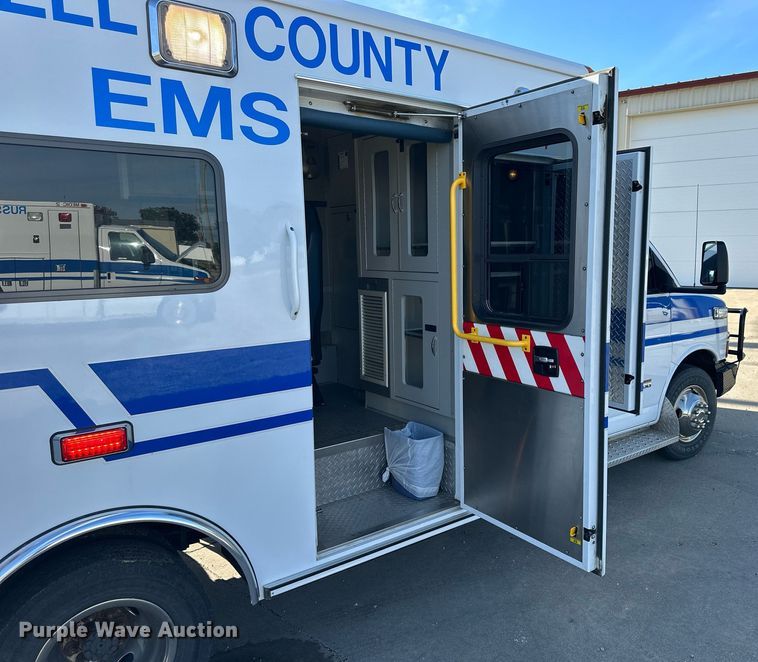 image for item NP9971 2010 Chevrolet Express G4500  ambulance