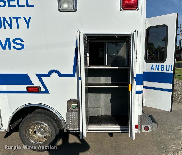 image for item NP9971 2010 Chevrolet Express G4500  ambulance