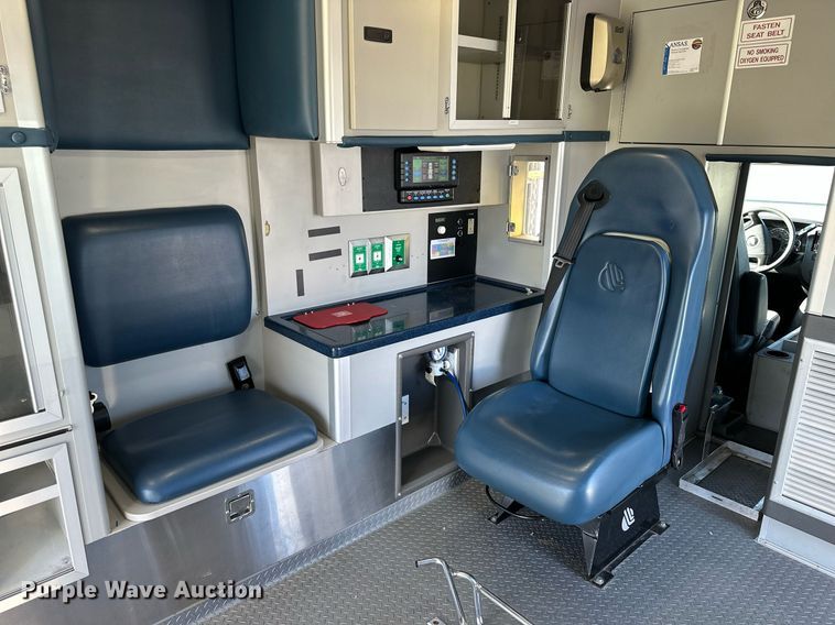 image for item NP9971 2010 Chevrolet Express G4500  ambulance