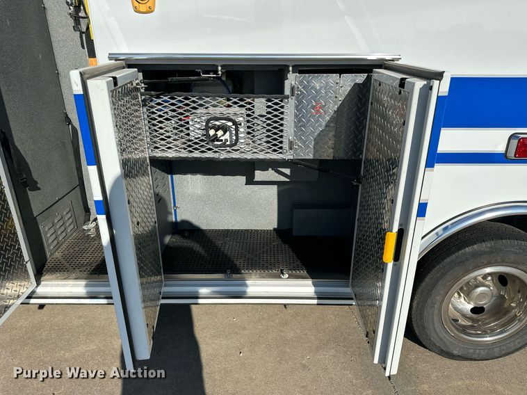 image for item NP9971 2010 Chevrolet Express G4500  ambulance