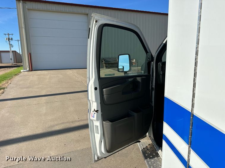 image for item NP9971 2010 Chevrolet Express G4500  ambulance