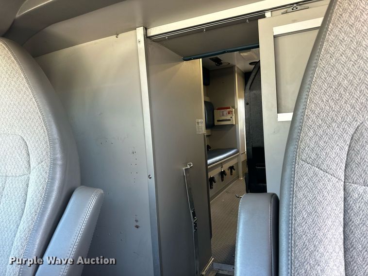 image for item NP9971 2010 Chevrolet Express G4500  ambulance