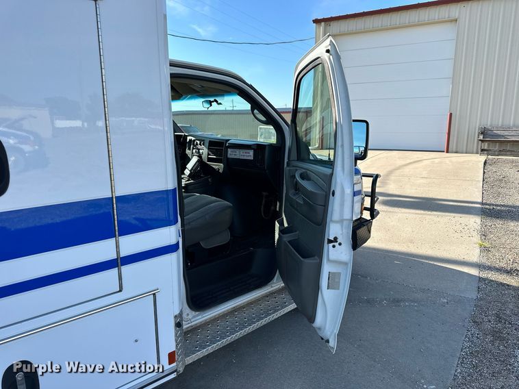 image for item NP9971 2010 Chevrolet Express G4500  ambulance