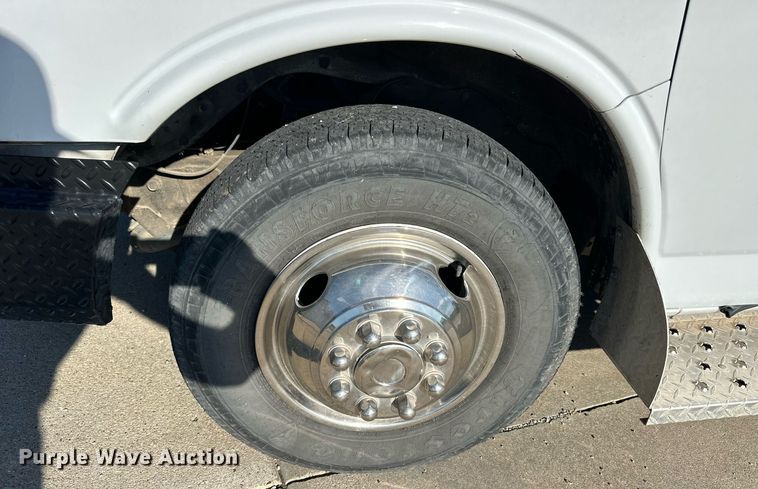 image for item NP9971 2010 Chevrolet Express G4500  ambulance