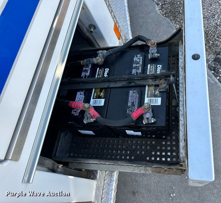 image for item NP9972 2004 Ford E450  ambulance