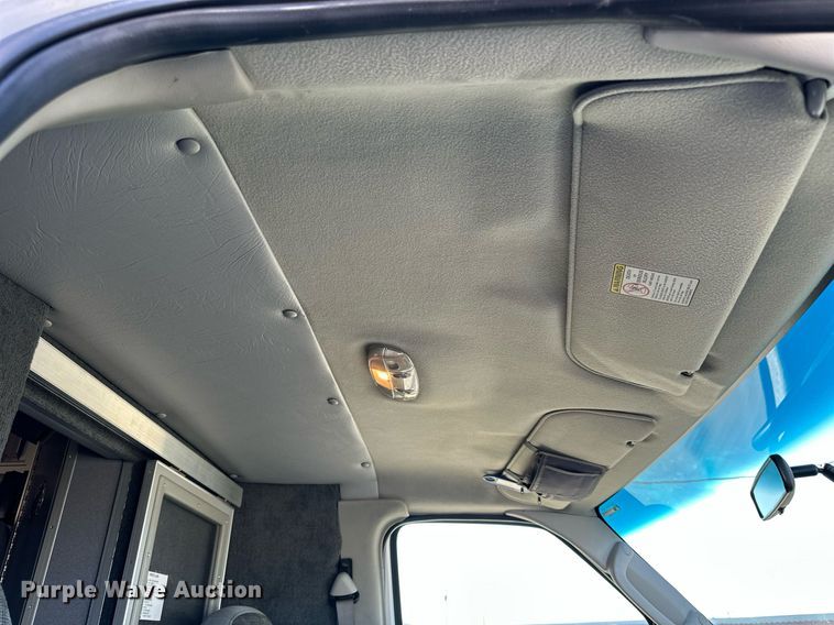 image for item NP9972 2004 Ford E450  ambulance