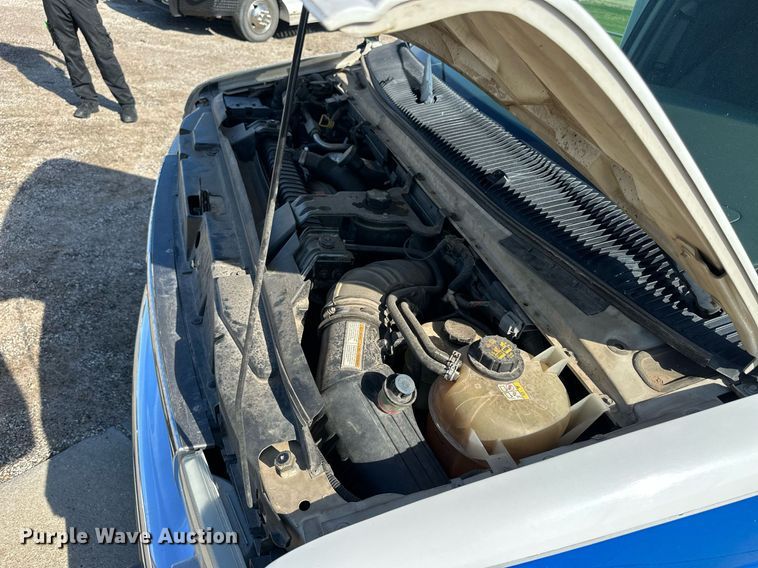 image for item NP9972 2004 Ford E450  ambulance