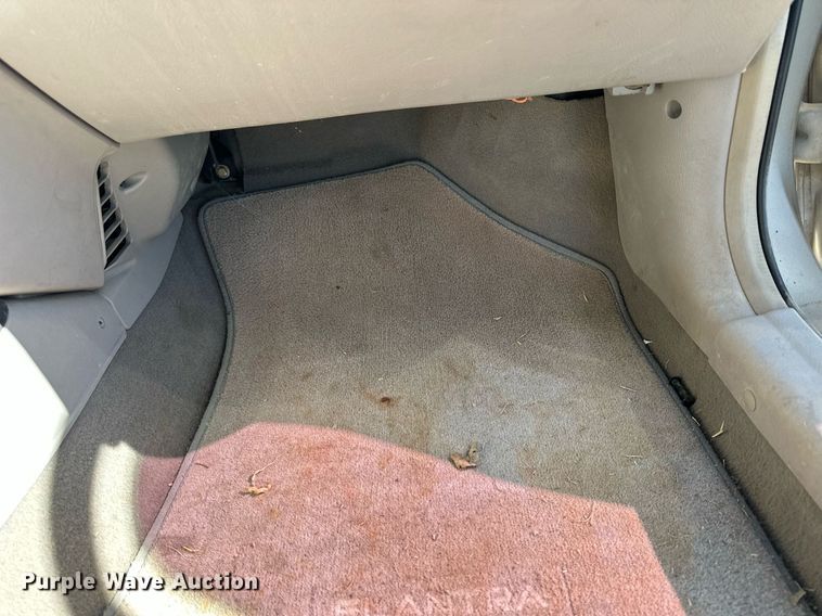 image for item NP9982 2003  Hyundai Elantra