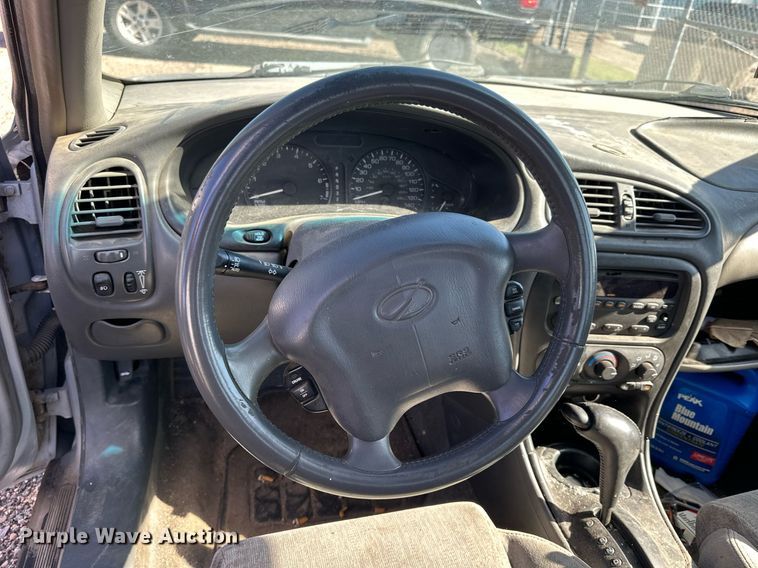 image for item NP9985 2002 Oldsmobile Alero GL