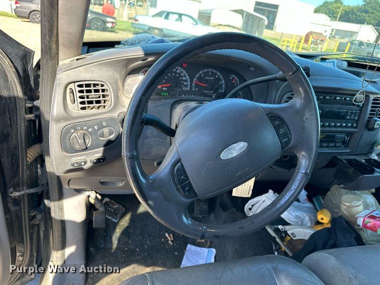 image for item NP9986 2003  Ford F150  SuperCrew pickup truck