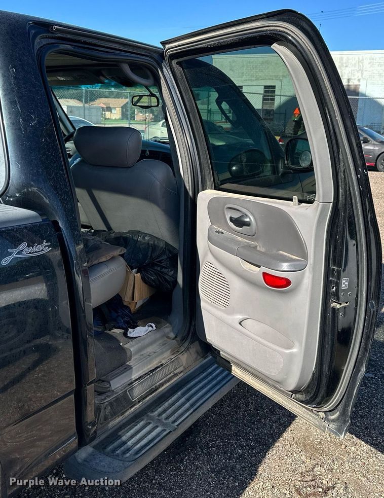 image for item NP9986 2003  Ford F150  SuperCrew pickup truck