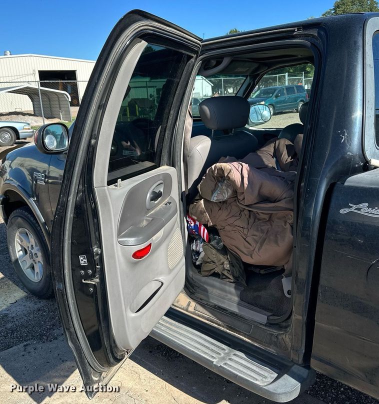 image for item NP9986 2003  Ford F150  SuperCrew pickup truck