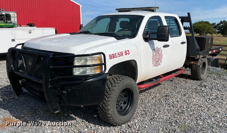 image for item NT9429 2008 Chevrolet Silverado 3500HD  Crew Cab pickup truck cab and chassis