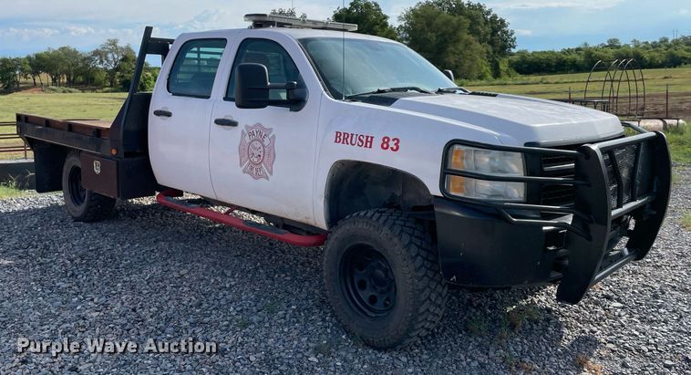 image for item NT9429 2008 Chevrolet Silverado 3500HD  Crew Cab pickup truck cab and chassis