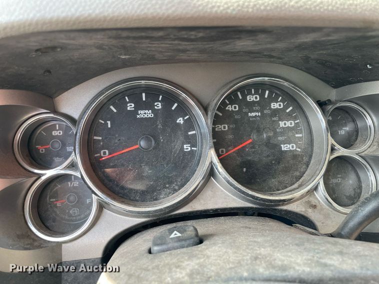 image for item NT9429 2008 Chevrolet Silverado 3500HD  Crew Cab pickup truck cab and chassis