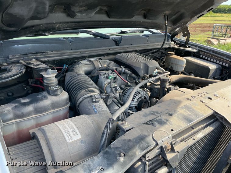 image for item NT9429 2008 Chevrolet Silverado 3500HD  Crew Cab pickup truck cab and chassis