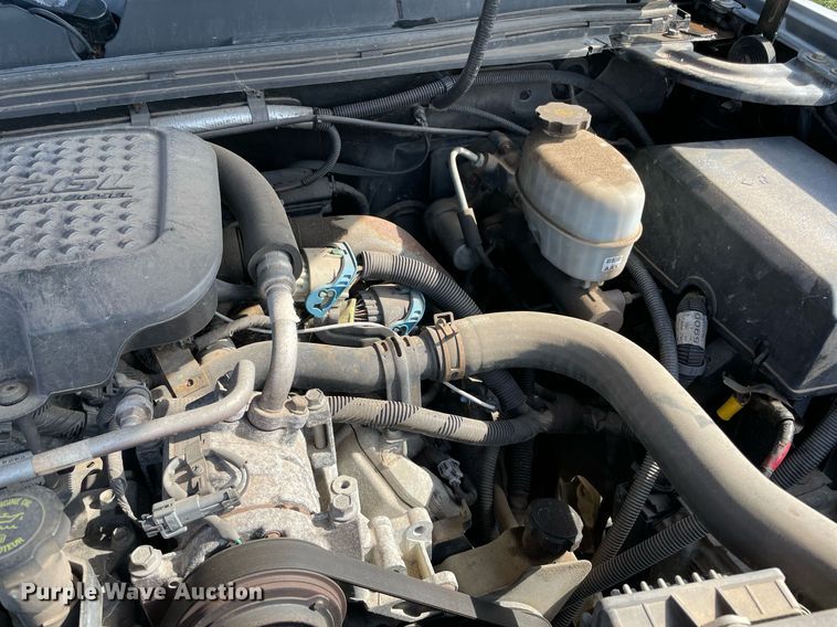 image for item NT9429 2008 Chevrolet Silverado 3500HD  Crew Cab pickup truck cab and chassis