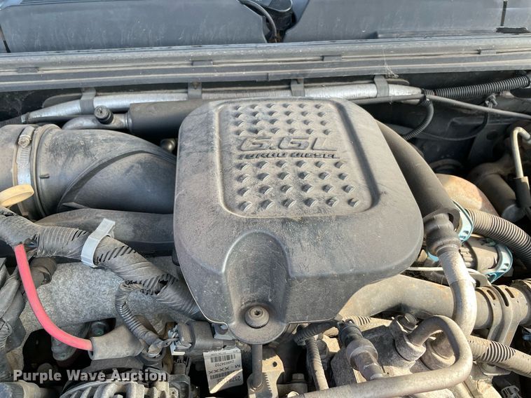 image for item NT9429 2008 Chevrolet Silverado 3500HD  Crew Cab pickup truck cab and chassis