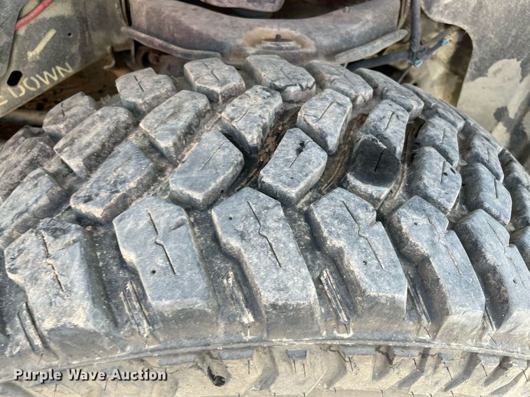 image for item NT9429 2008 Chevrolet Silverado 3500HD  Crew Cab pickup truck cab and chassis