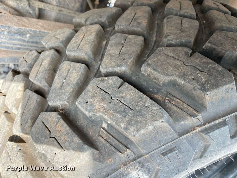 image for item NT9429 2008 Chevrolet Silverado 3500HD  Crew Cab pickup truck cab and chassis