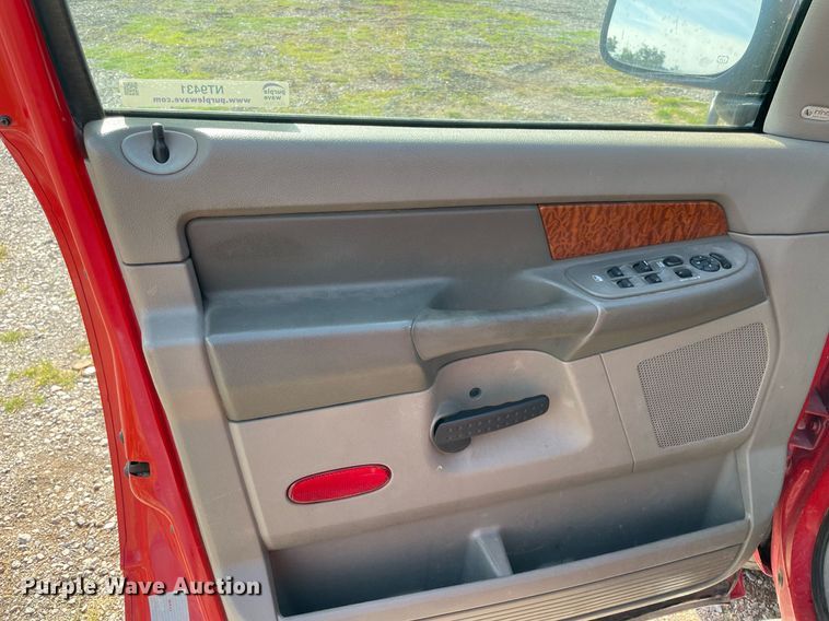 image for item NT9431 2007 Dodge Ram 1500  Quad Cab pickup truck