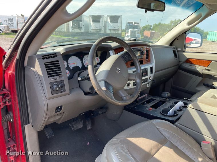 image for item NT9431 2007 Dodge Ram 1500  Quad Cab pickup truck