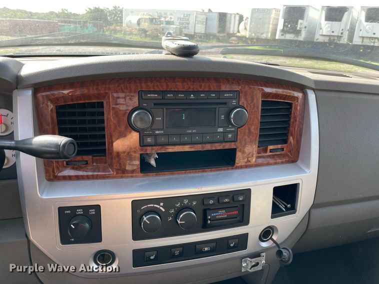 image for item NT9431 2007 Dodge Ram 1500  Quad Cab pickup truck